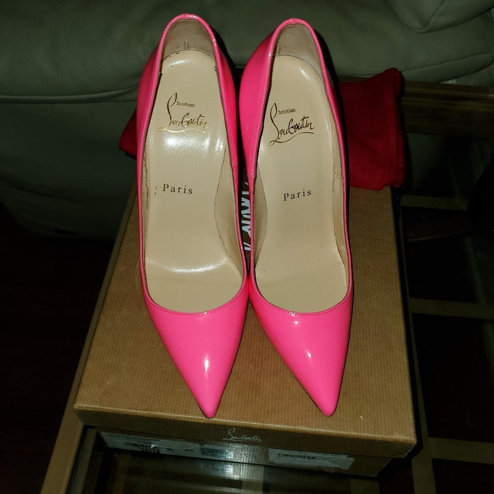 Christian Louboutin Hot pink So Kate - Picture 1 of 8